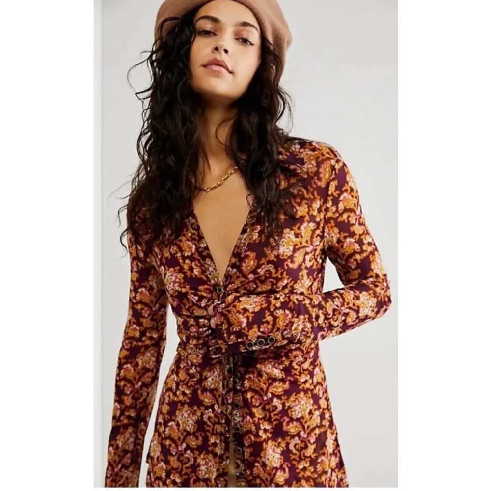 FREE PEOPLE Lucky Shirtee In Cosmo Paisley Ruched V Neck  SHIRT Mesh Boho y2k L - Picture 2 of 10